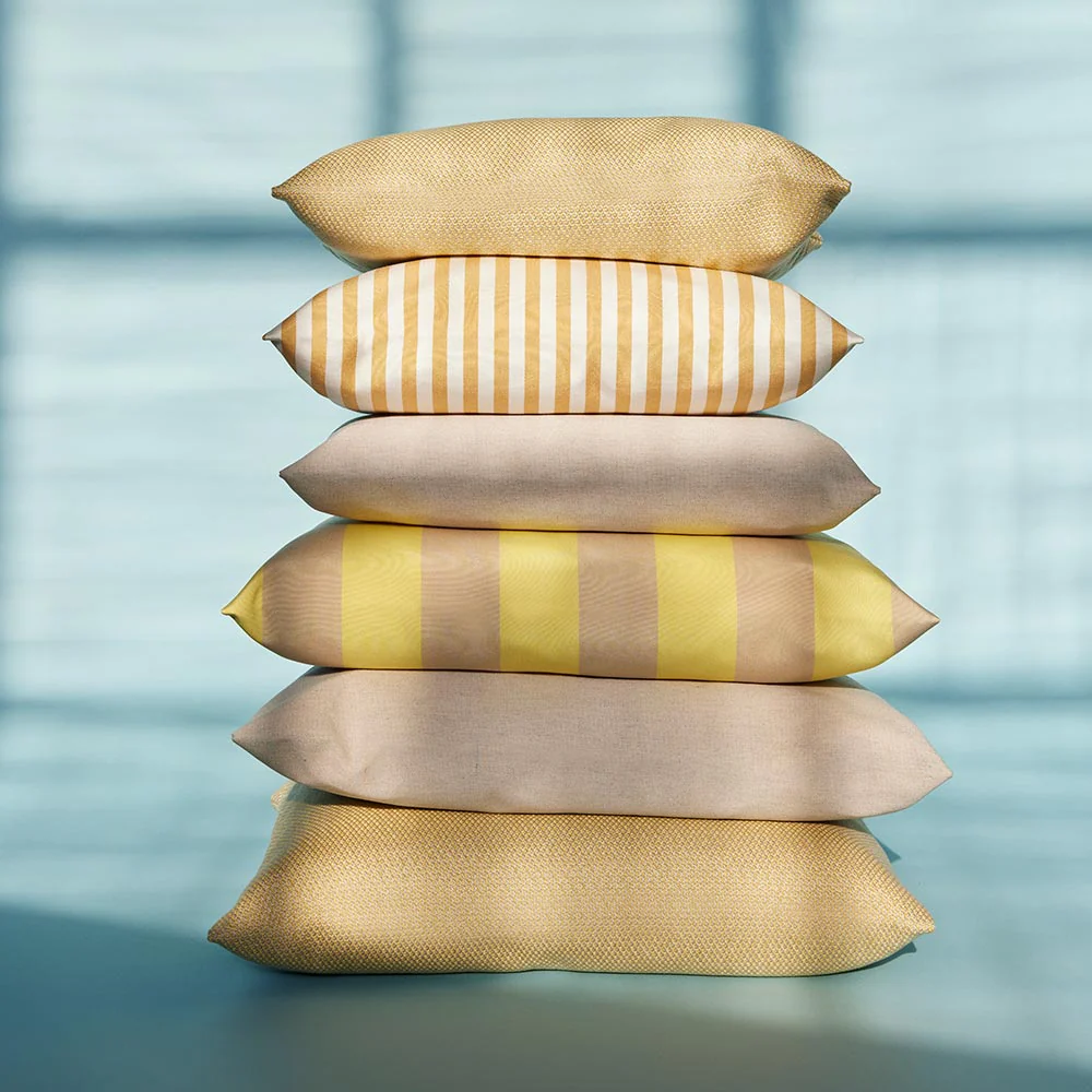 Barriere Outdoor Pillow - Papyrus - Image 4