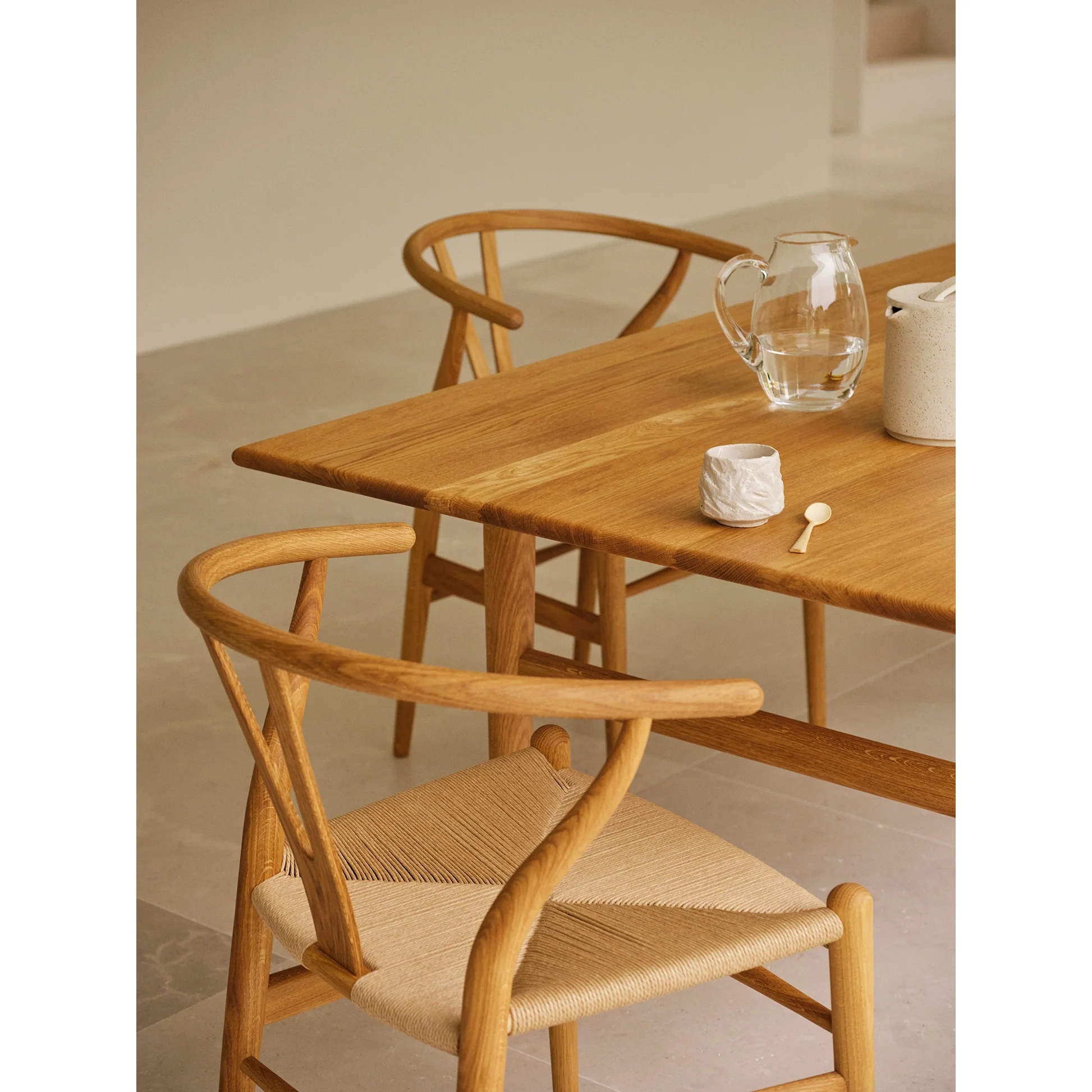 CH24 Wishbone Dining Chair - Natural Paper Cord, Beech Lacquer - Image 8