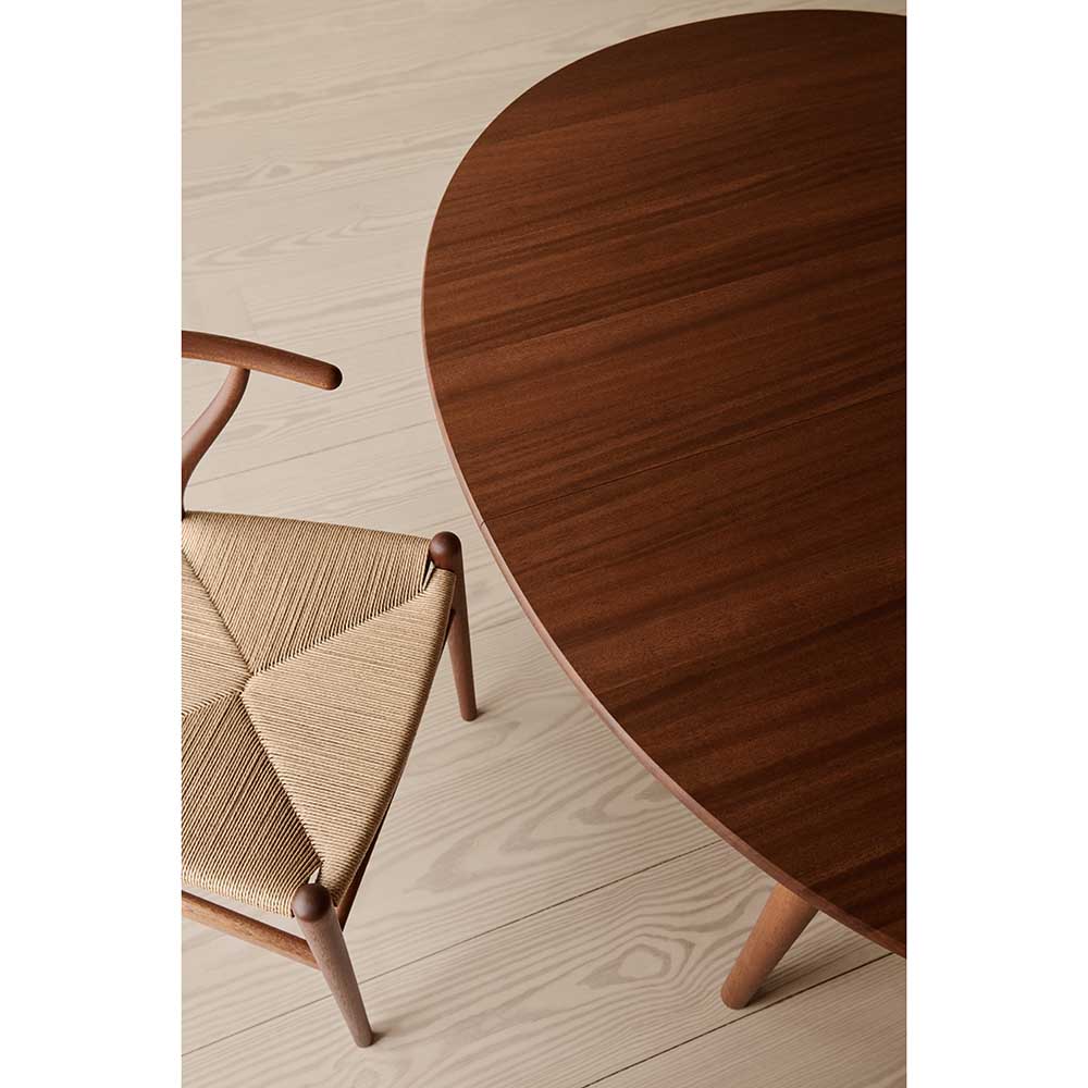 CH337 Dining Table - Mahogany - Image 3