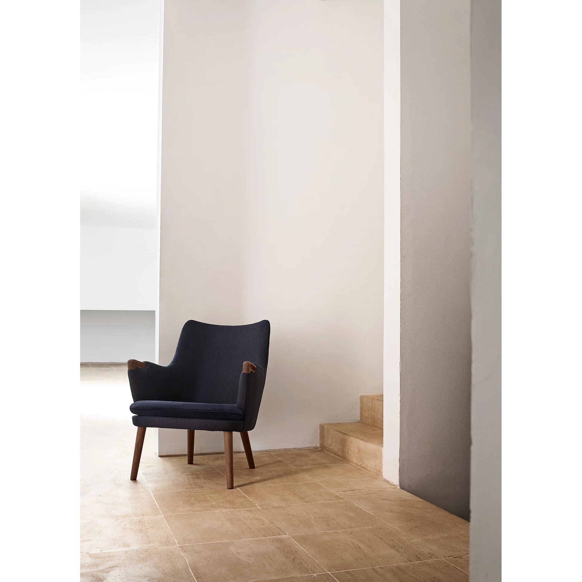 CH71 Lounge Chair - Image 12