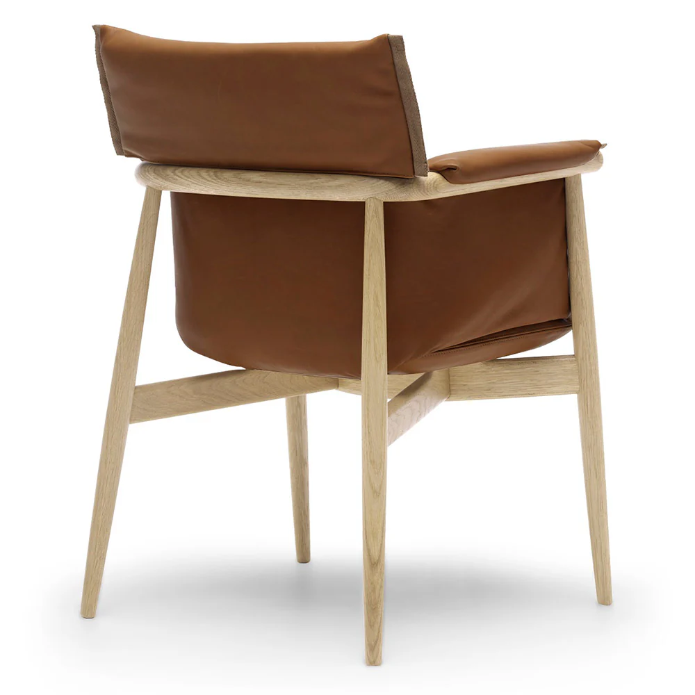 E005 Embrace Armchair - Image 4