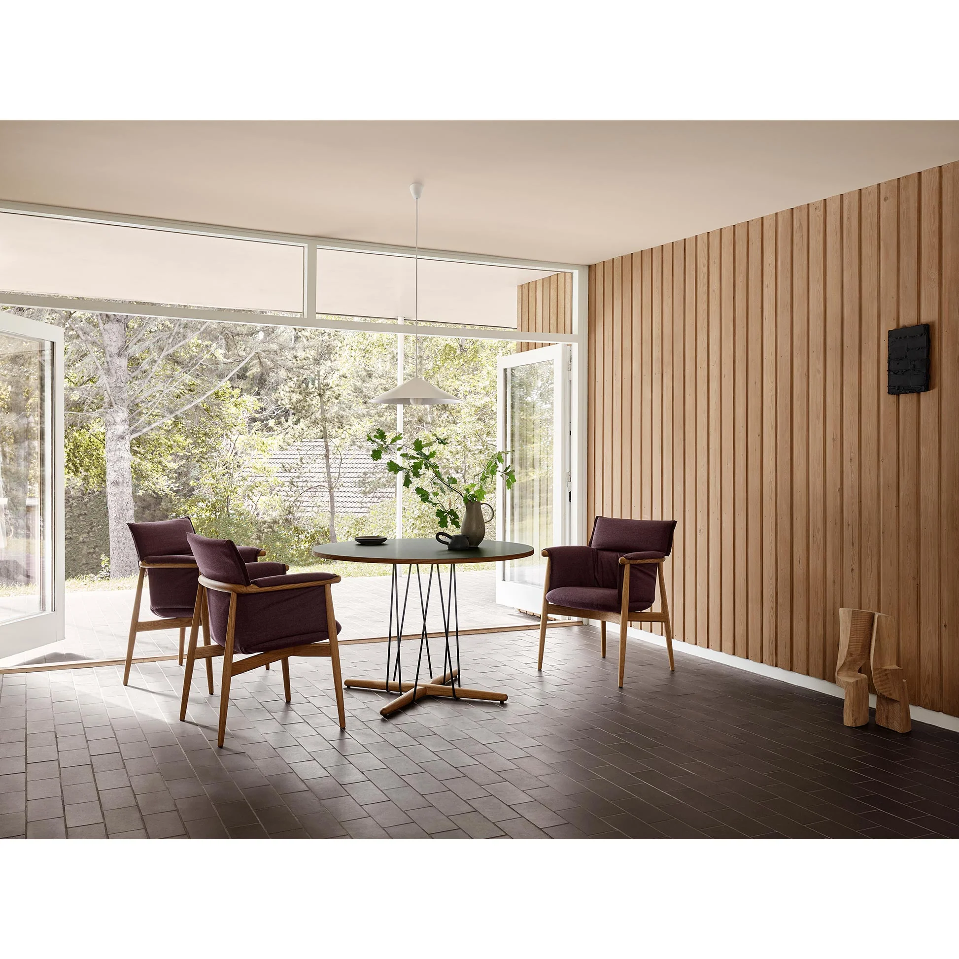 E005 Embrace Armchair - Image 8