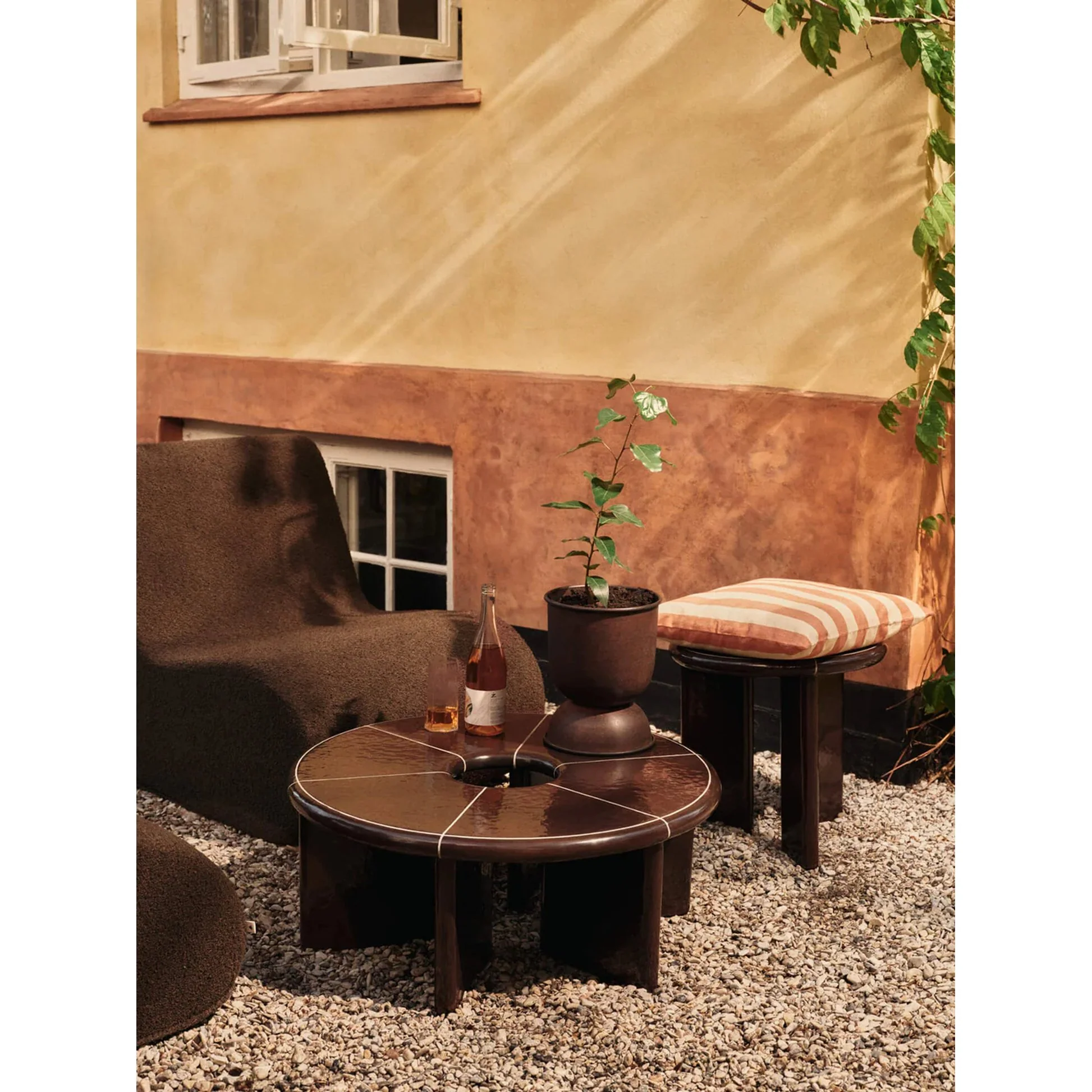 Hourglass Plant Pot - Rust - Image 4