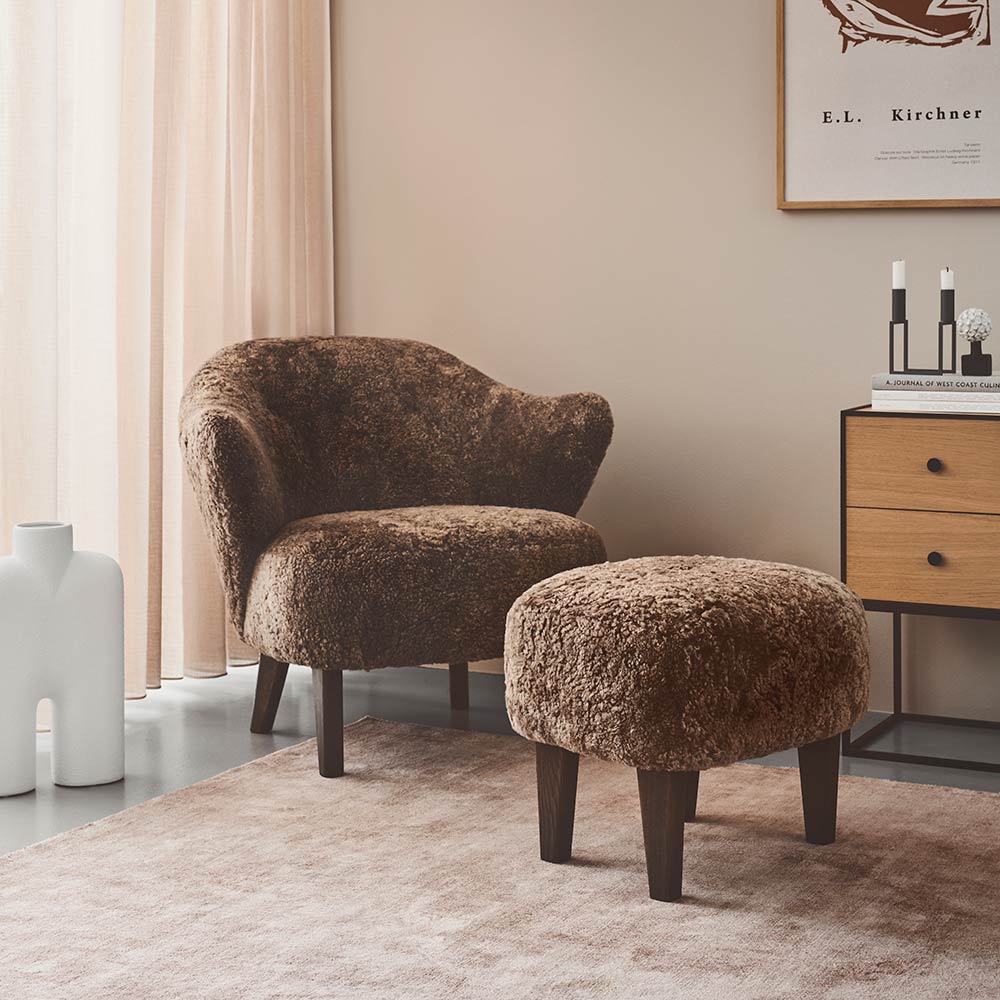 Ingeborg Footstool - Anthracite Sheepskin, Natural Oak - Image 2