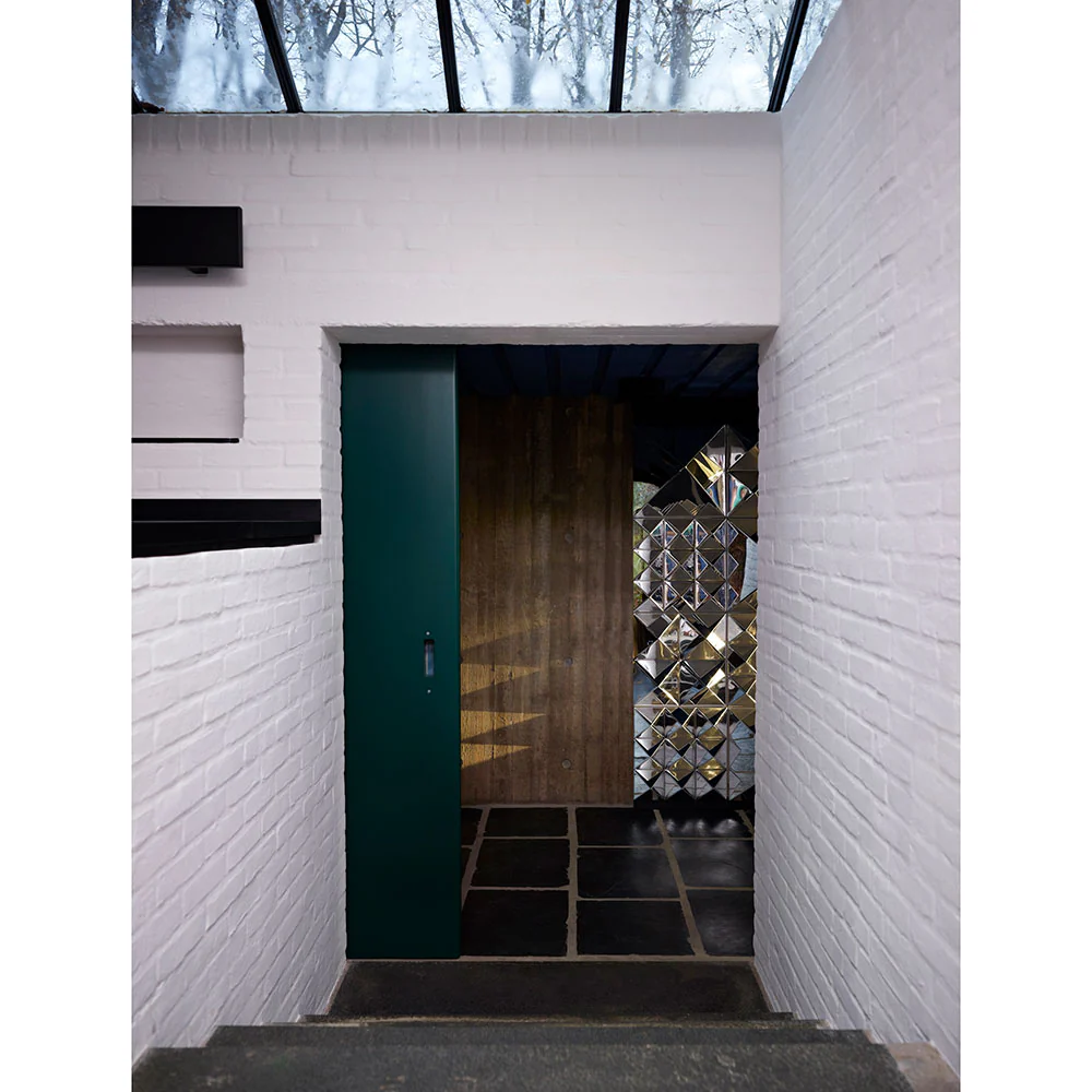 Mirror Sculptures 9 Pyramid - Image 4