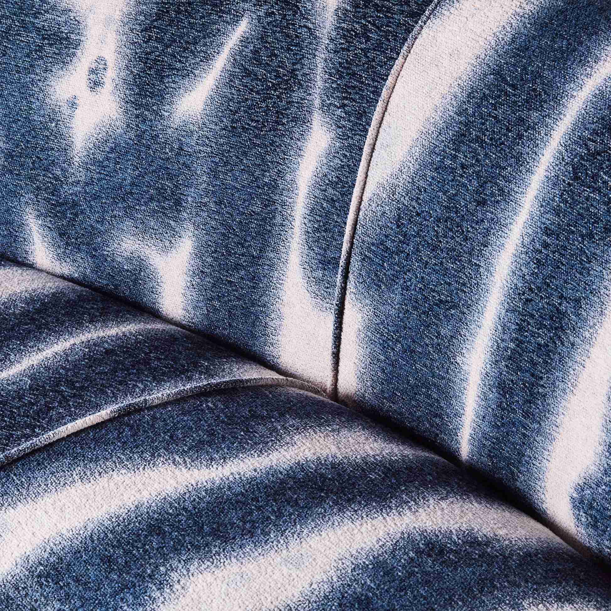 Paris Sofa - Xenia - Image 5