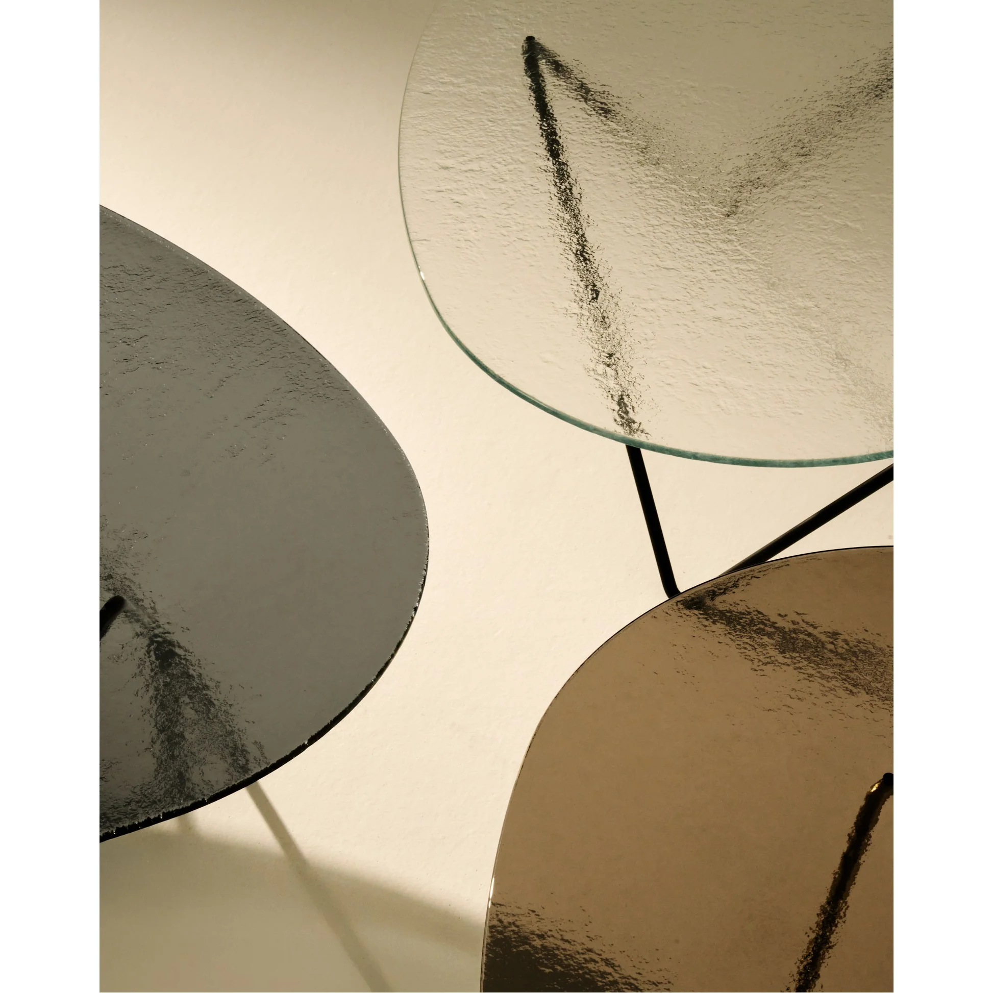 Pedrera Coffee Table - Transparent Glass, Chrome Base - Image 7