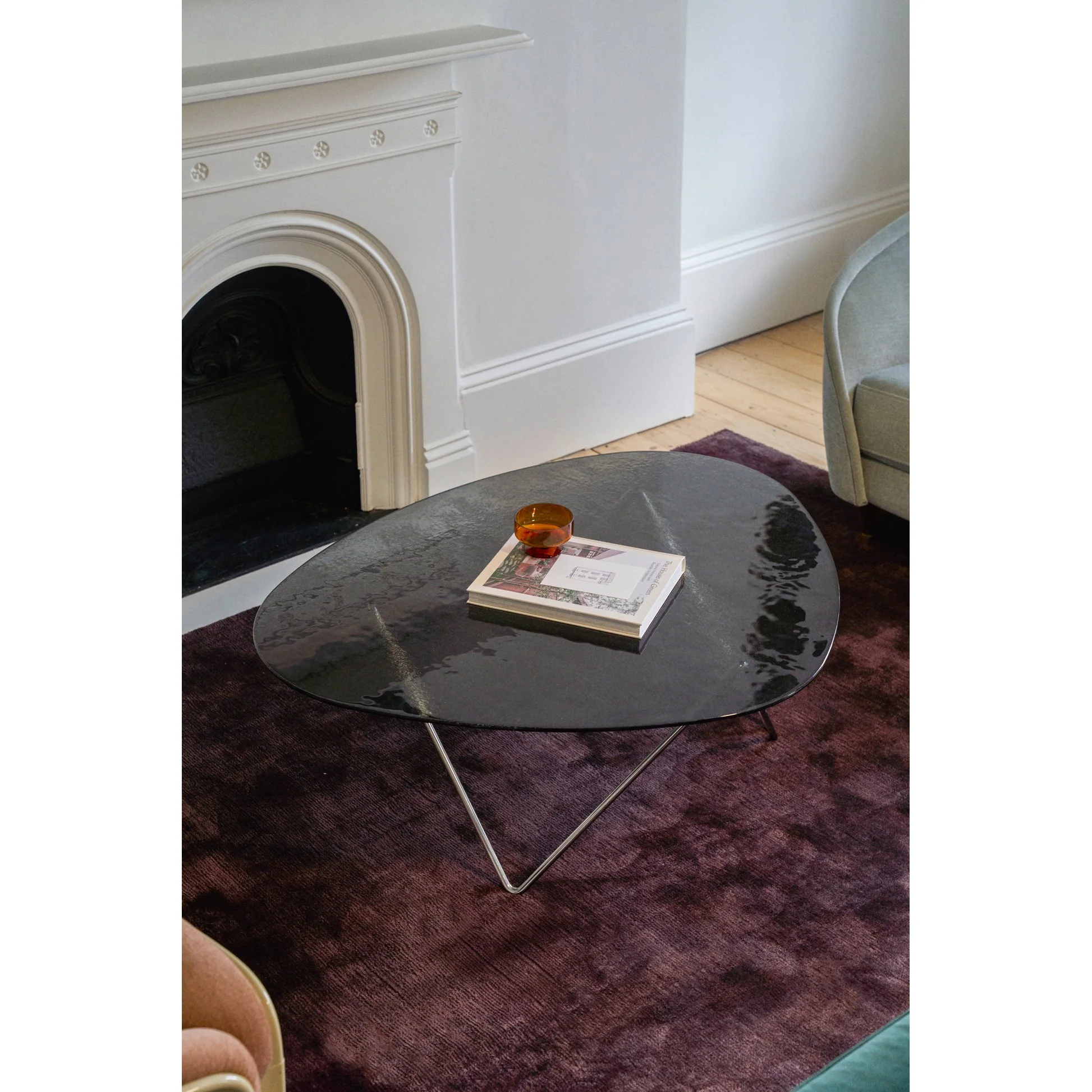 Pedrera Coffee Table - Transparent Glass, Chrome Base - Image 13