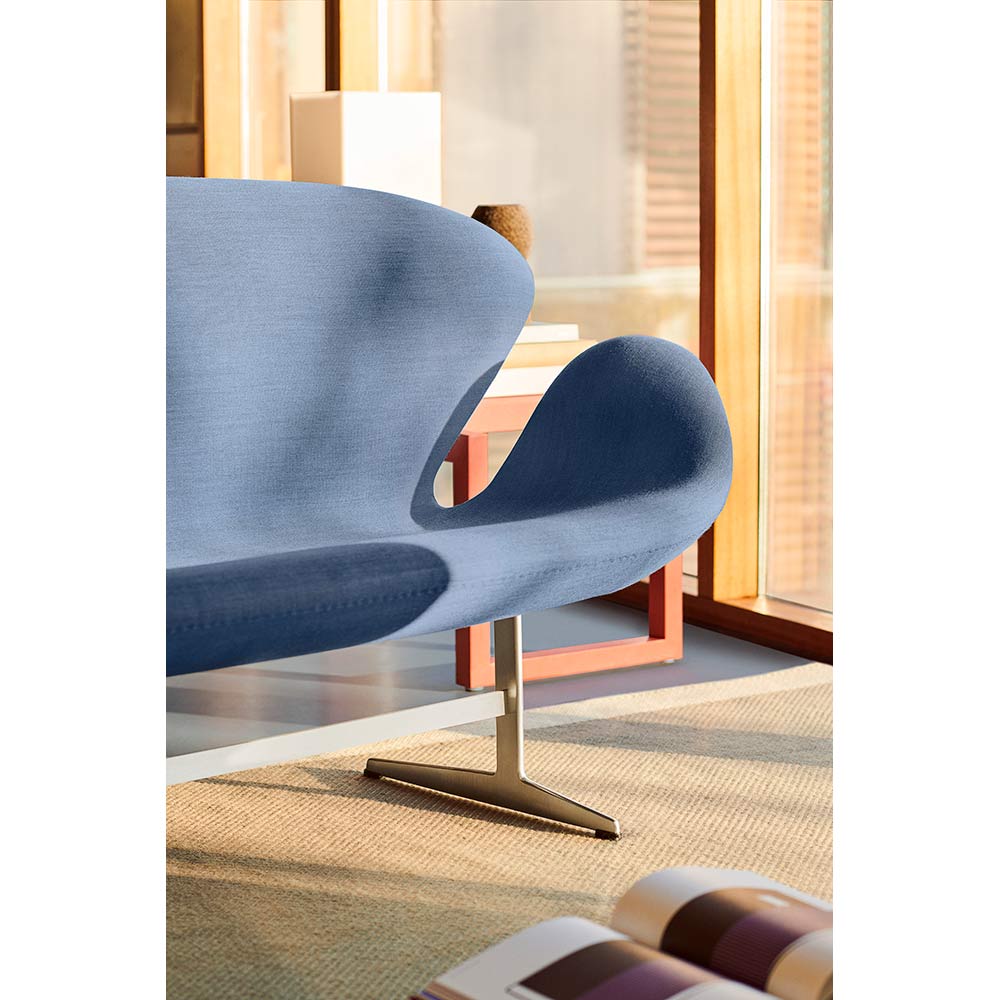 Swan Sofa - Image 5
