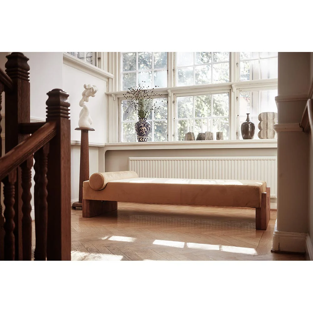 V Daybed - Boucle Sand - Image 5