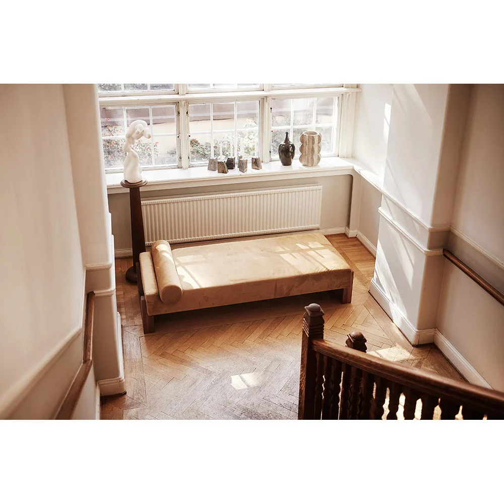 V Daybed - Boucle Sand - Image 6